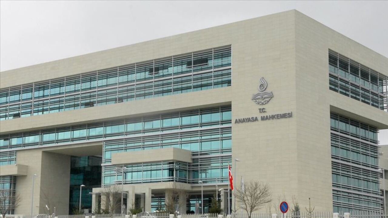 CHP, Sağlık Kanunu değişikliklerinin iptali için Anayasa Mahkemesi'nde dava açtı