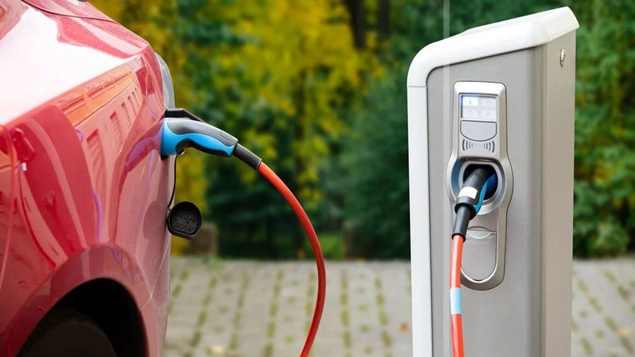 Trafikte 292 bin elektrikli araç var, 1 milyonu bulabilir