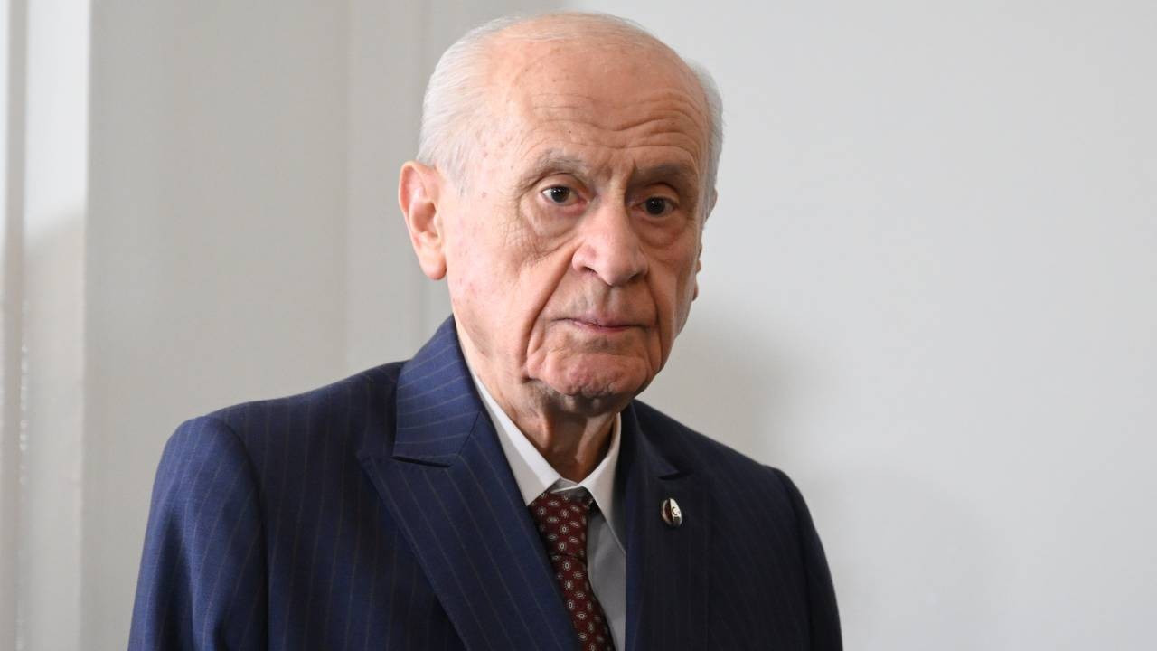 MHP lideri Bahçeli'den Özel'e sert çıkış: CHP havlu attı, sonu karanlık MHP lideri Bahçeli'den Özel'e sert çıkış: CHP havlu attı, sonu karanlık
