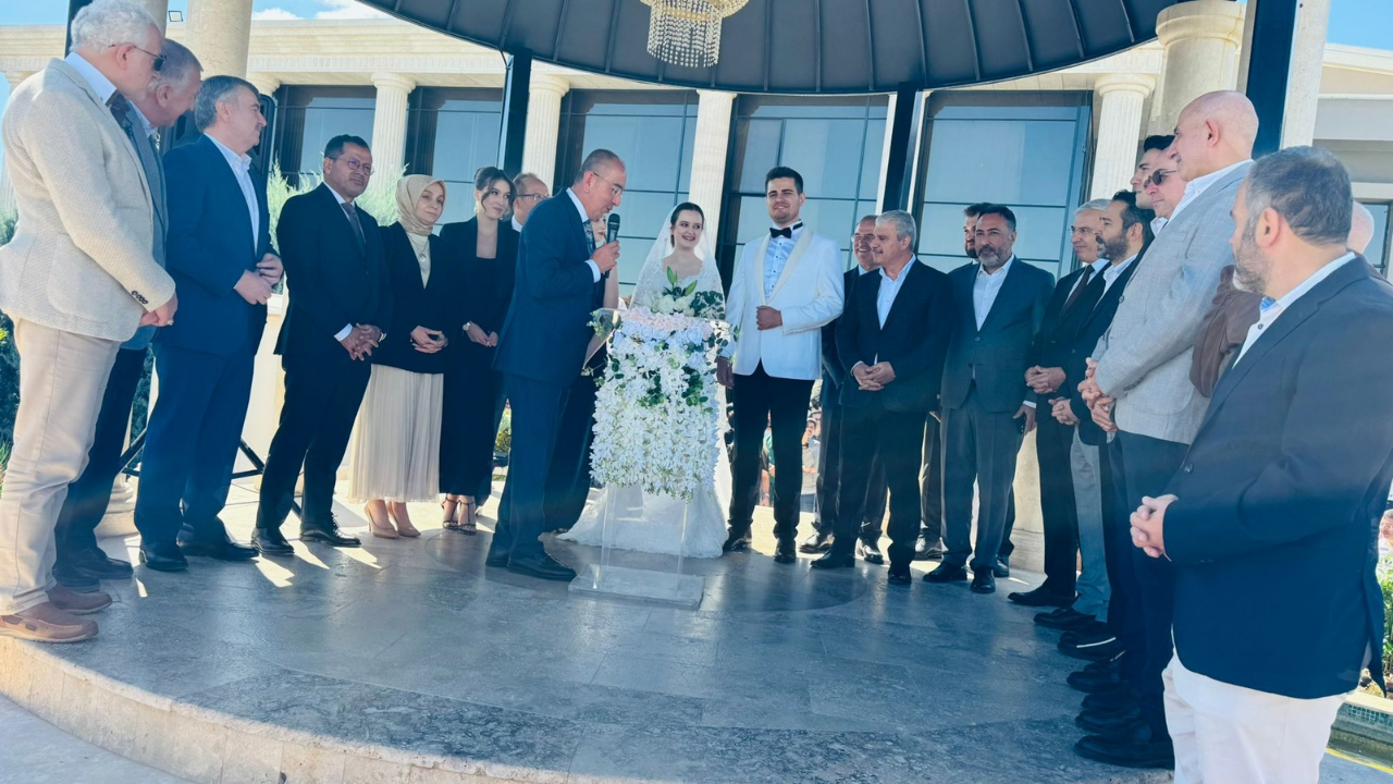 OSBÜK Başkanı Kütükcü’nün oğlu Mustafa, İrem Çiçen ile dünyaevine girdi