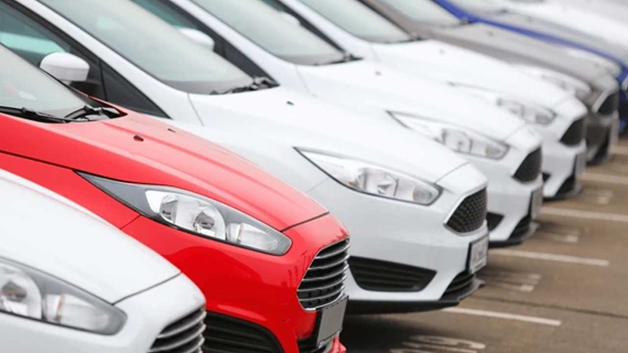 Rusya’da yeni otomobil satışları yüzde 25 azaldı Rusya’da yeni otomobil satışları yüzde 25 azaldı