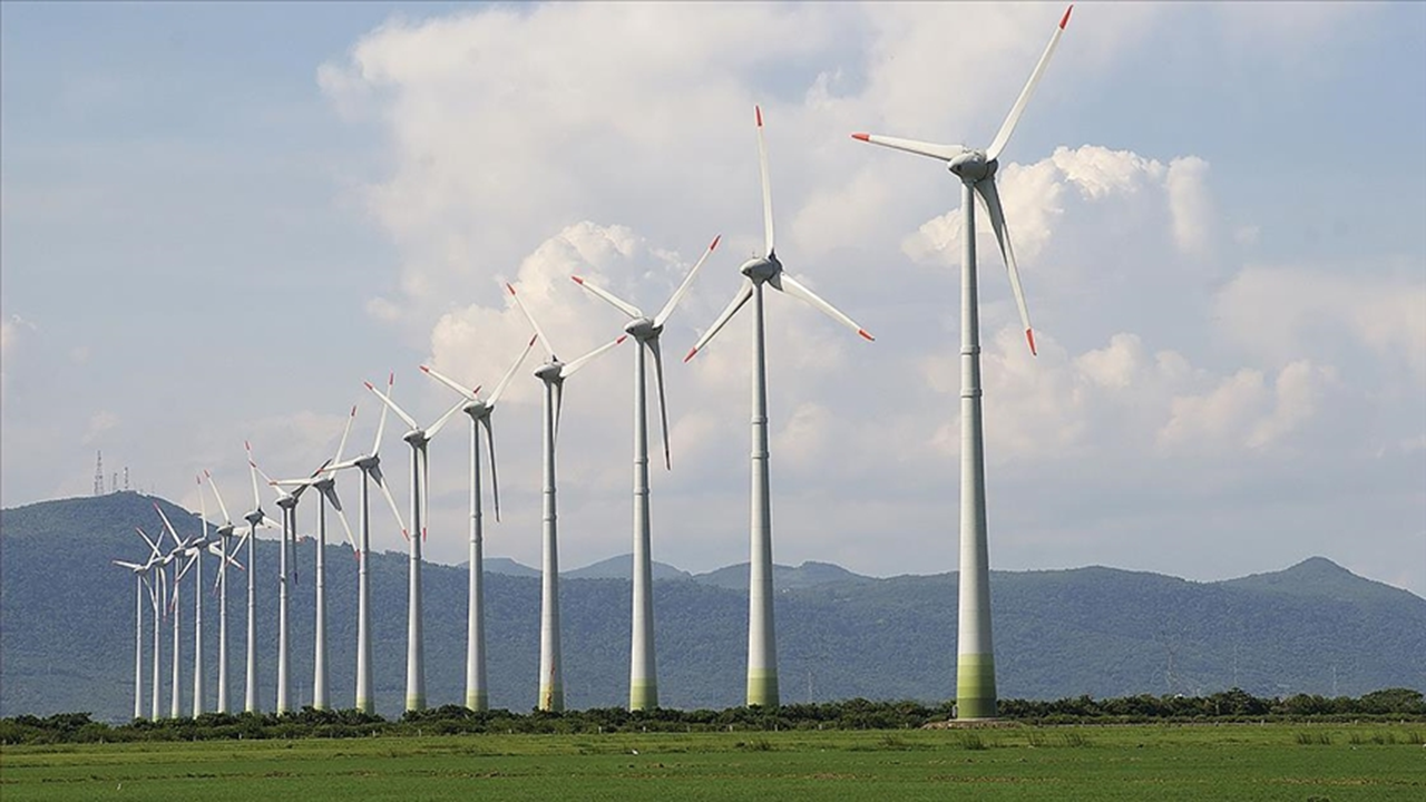 Türkiye'nin yenilenebilir enerji kurulu gücü 74 bin megavatı geçti