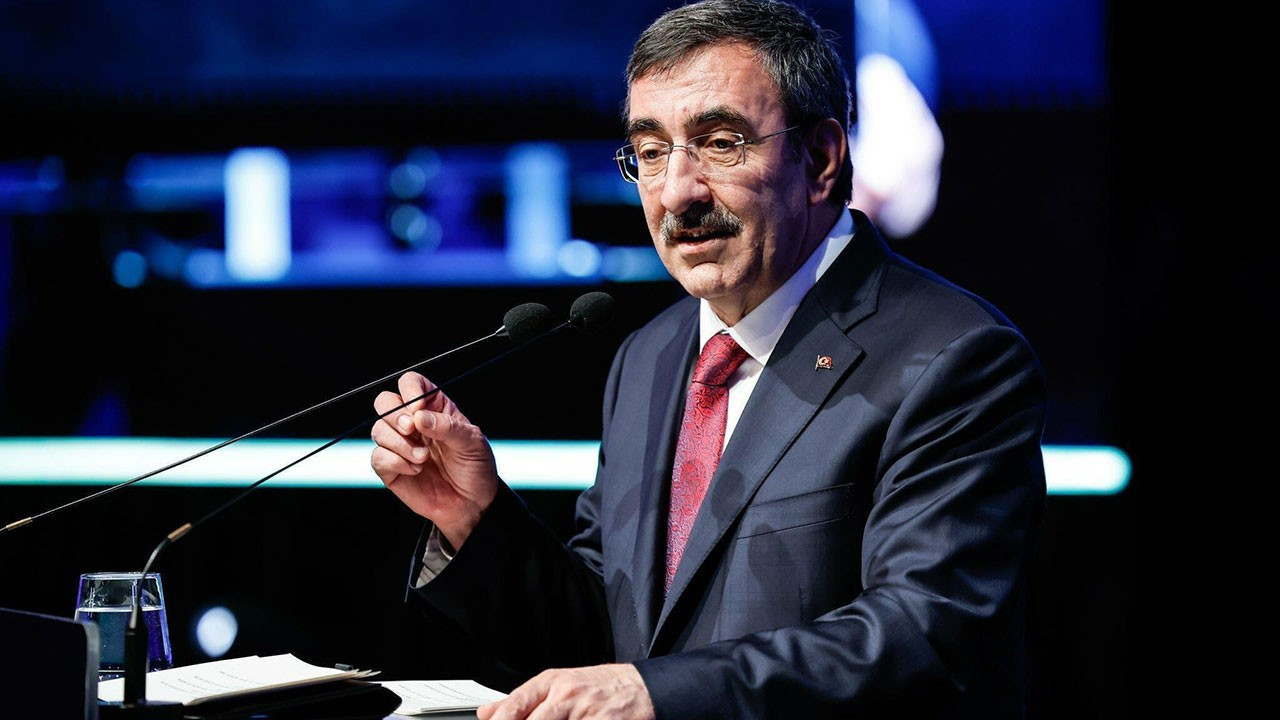 Cevret Yılmaz, YDK Toplantısı'nda konuştu: 2025 sonunda kişi başına gelir 17 bin doları aşacak Cevret Yılmaz, YDK Toplantısı'nda konuştu: 2025 sonunda kişi başına gelir 17 bin doları aşacak